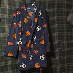 Boys Cherokee Robe Sports Ball Themed. Size XL